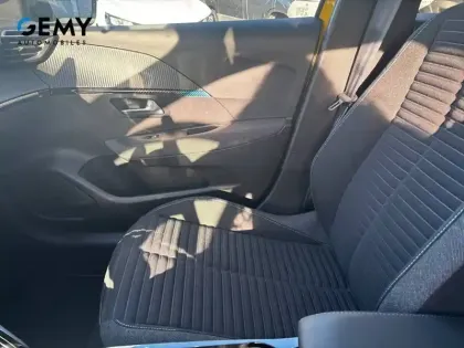 Photo 11 Peugeot 208  Electrique 50 kWh 136ch