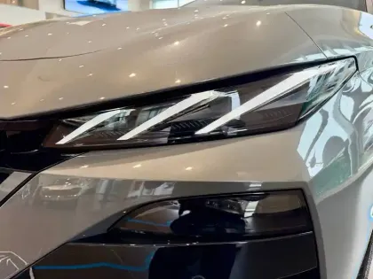 Photo 7 Peugeot 308  Hybrid 145 e-DCS6