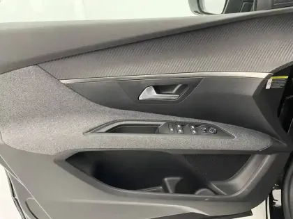 Photo 25 Peugeot 5008  PureTech 130ch S&S EAT8