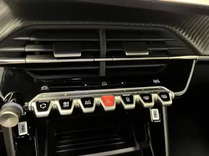 Photo 27 Peugeot 2008  100 S&S BVM6