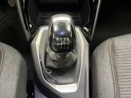 Photo 29 Peugeot 2008  100 S&S BVM6