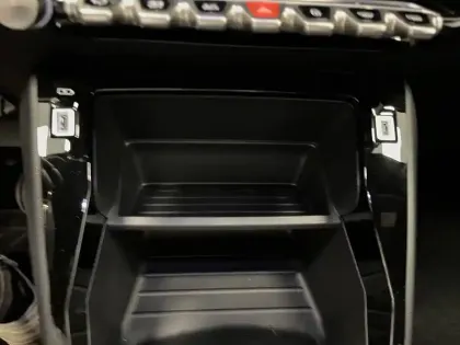 Photo 28 Peugeot 2008  100 S&S BVM6