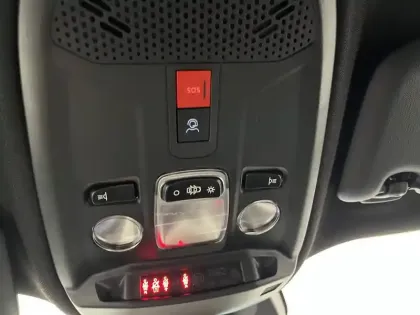 Photo 32 Peugeot 2008  100 S&S BVM6