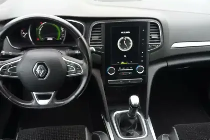 Photo 8 Renault Megane Mégane IV Berline TCe 140 FAP