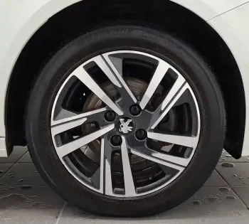 Photo 15 Peugeot 208  PureTech 100 S&S EAT8