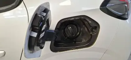 Photo 18 Peugeot 208  PureTech 100 S&S EAT8