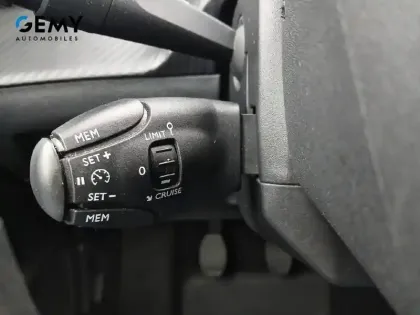 Photo 55 Peugeot 208  BLUEHDI 100 S&S BVM6