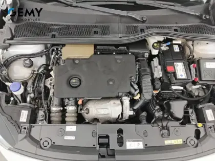 Photo 53 Peugeot 208  BLUEHDI 100 S&S BVM6