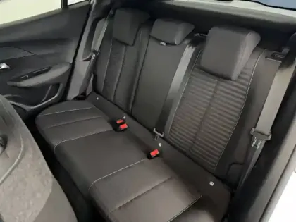 Photo 21 Peugeot 2008  PureTech 130 S&S EAT8