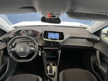 Photo 10 Peugeot 2008  PureTech 130 S&S EAT8