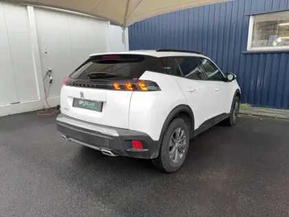 Photo 4 Peugeot 2008  PureTech 130 S&S EAT8