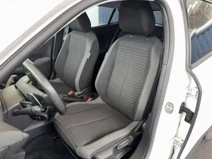 Photo 9 Peugeot 2008  PureTech 130 S&S EAT8