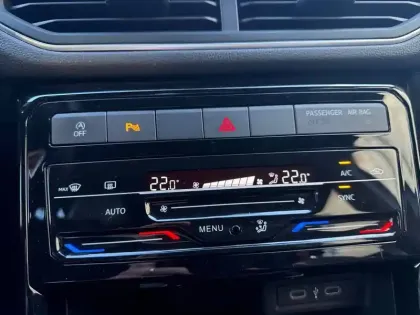 Photo 25 Volkswagen T-cross  1.0 TSI 115 Start/Stop DSG7