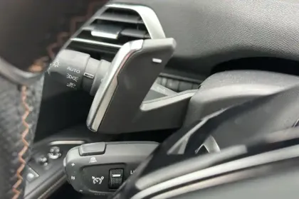 Photo 23 Peugeot 3008  Hybrid 225 e-EAT8