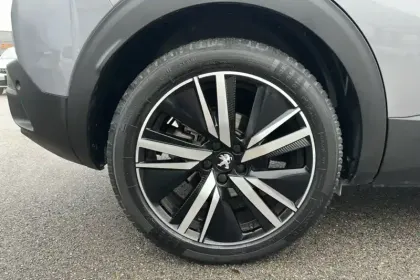 Photo 32 Peugeot 3008  Hybrid 225 e-EAT8