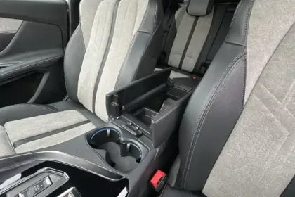 Photo 26 Peugeot 3008  Hybrid 225 e-EAT8