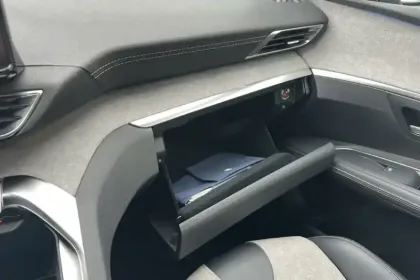 Photo 22 Peugeot 3008  Hybrid 225 e-EAT8