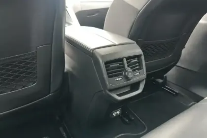 Photo 24 Peugeot 3008  Hybrid 225 e-EAT8