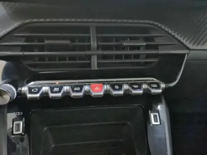 Photo 24 Peugeot 208  BLUEHDI 100 S&S BVM6