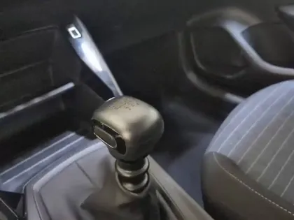 Photo 13 Peugeot 208  BLUEHDI 100 S&S BVM6