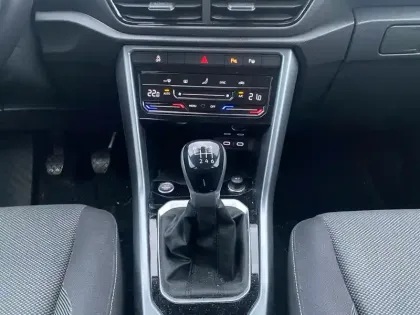 Photo 12 Volkswagen T-roc  1.0 TSI 110 Start/Stop BVM6