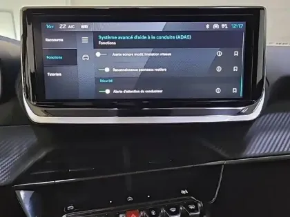 Photo 22 Peugeot 2008  Hybrid 136 e-DCS6