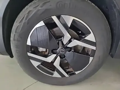 Photo 12 Peugeot 2008  Hybrid 136 e-DCS6