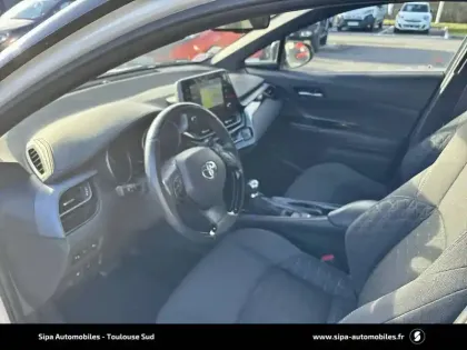 Photo 8 Toyota C-HR  Hybride 2.0L