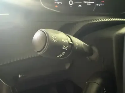 Photo 18 Peugeot 208  100 S&S BVM6