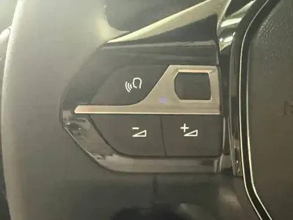 Photo 17 Peugeot 208  100 S&S BVM6