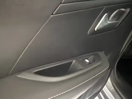 Photo 13 Peugeot 208  100 S&S BVM6