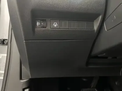 Photo 25 Peugeot 2008  Hybrid 145 e-DCS6