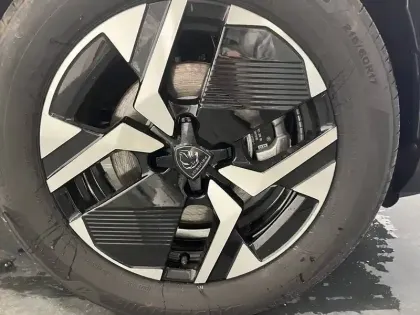 Photo 9 Peugeot 2008  Hybrid 145 e-DCS6