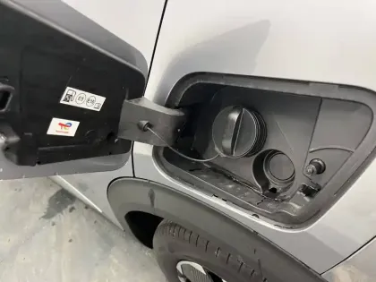 Photo 13 Peugeot 2008  Hybrid 145 e-DCS6