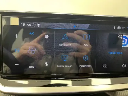 Photo 32 Peugeot 2008  Hybrid 145 e-DCS6