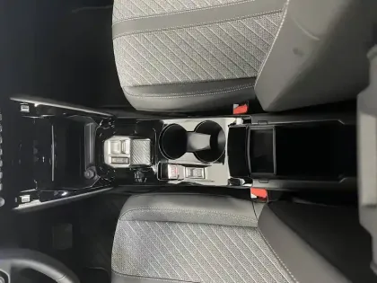 Photo 22 Peugeot 2008  Hybrid 145 e-DCS6