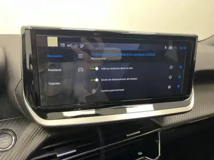 Photo 37 Peugeot 2008  Hybrid 145 e-DCS6