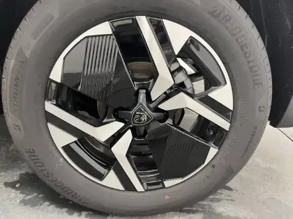 Photo 11 Peugeot 2008  Hybrid 145 e-DCS6