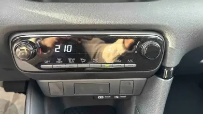 Photo 18 Mazda Mazda2  Hybrid 1.5L CVT 116 ch