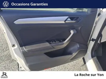 Photo 21 Volkswagen T-roc  1.0 TSI 110 Start/Stop BVM6