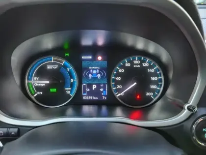 Photo 28 Mitsubishi Eclipse Cross  2.4 MIVEC PHEV Twin Motor 4WD