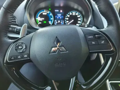 Photo 29 Mitsubishi Eclipse Cross  2.4 MIVEC PHEV Twin Motor 4WD