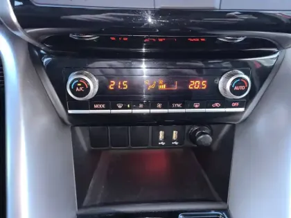 Photo 10 Mitsubishi Eclipse Cross  2.4 MIVEC PHEV Twin Motor 4WD