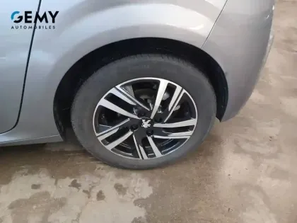 Photo 10 Peugeot 208  PureTech 100 S&S BVM6