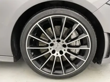 Photo 12 Mercedes Classe A  35 Mercedes-AMG 7G-DCT Speedshift AMG 4Matic