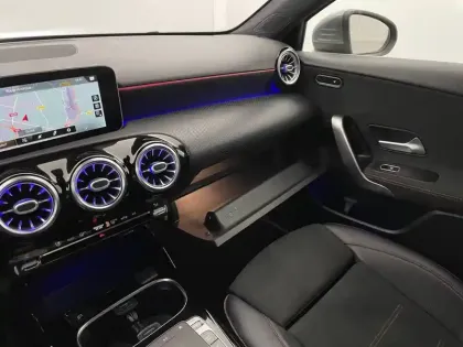 Photo 26 Mercedes Classe A  35 Mercedes-AMG 7G-DCT Speedshift AMG 4Matic