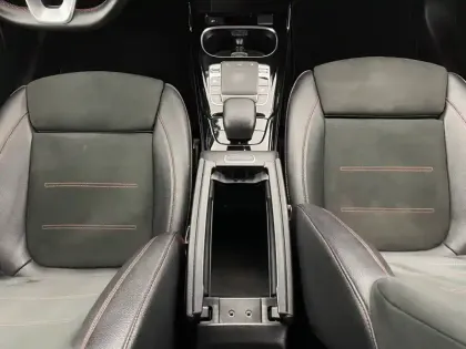 Photo 31 Mercedes Classe A  35 Mercedes-AMG 7G-DCT Speedshift AMG 4Matic