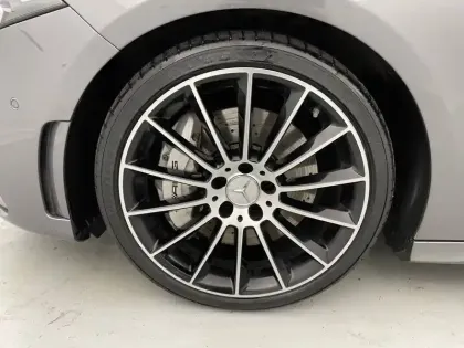 Photo 17 Mercedes Classe A  35 Mercedes-AMG 7G-DCT Speedshift AMG 4Matic