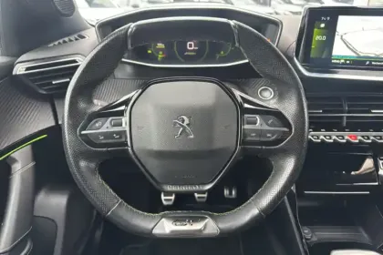 Photo 16 Peugeot 2008  PureTech 130 S&S BVM6