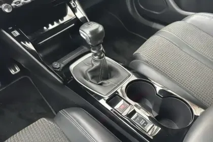 Photo 25 Peugeot 2008  PureTech 130 S&S BVM6